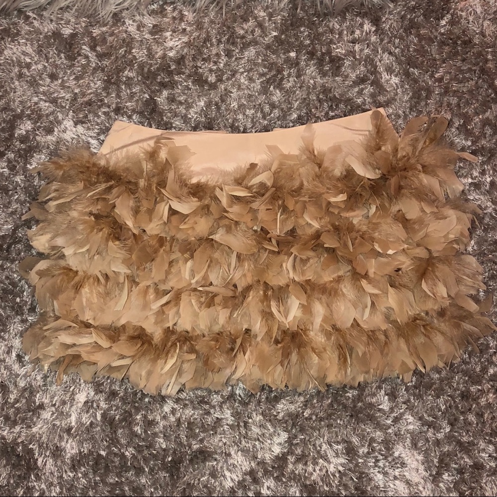 Gorgeous BEBE Feather Skirt💋♥️‼️